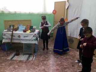 «Во горнице, во светлице» «Во горнице, во светлице»
