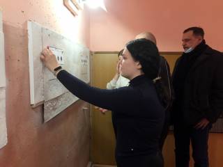 В тире только девушки
