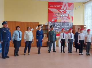 Юнармейцы МОУ СОШ № 1 приняли участие в открытие музейной комнаты.