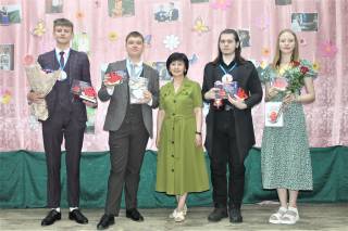 У театралов выпускной.
