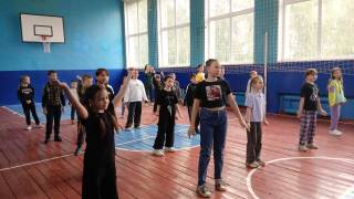 Флешмоб в летнем лагере школы им. А.В. Каляпина.