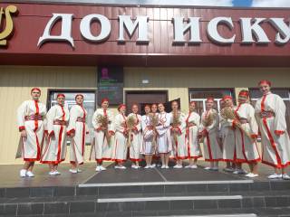 Участие в открытии легкоатлетической эстафеты.