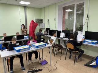 Блестящий успех наших робототехников на соревнованиях «Робоэволюшен»! Блестящий успех наших робототехников на соревнованиях «Робоэволюшен»!