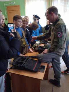В честь Героев Отечества.