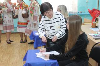 ТЕАТРАЛЬНОЕ ОЖЕРЕЛЬЕ