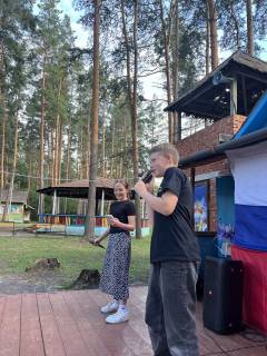 Шоу пародий «Точь-в-точь» завершило День самоуправления в «Солнечной поляне»! Шоу пародий «Точь-в-точь» завершило День самоуправления в «Солнечной поляне»!