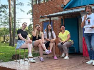 В лагере прошёл музыкальный батл: кто кого — педагоги или дети? В лагере прошёл музыкальный батл: кто кого — педагоги или дети?