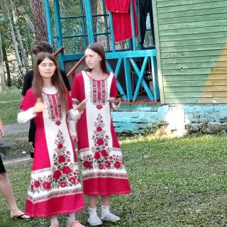 Смех, драйв и экология: как в «Солнечной поляне» гремел частушечный батл Смех, драйв и экология: как в «Солнечной поляне» гремел частушечный батл