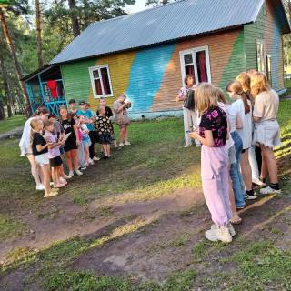 Смех, драйв и экология: как в «Солнечной поляне» гремел частушечный батл Смех, драйв и экология: как в «Солнечной поляне» гремел частушечный батл