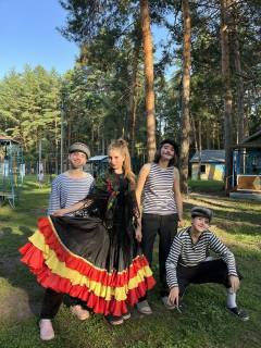 В «Солнечной поляне» прошел яркий фестиваль «Танцы народов России» В «Солнечной поляне» прошел яркий фестиваль «Танцы народов России»